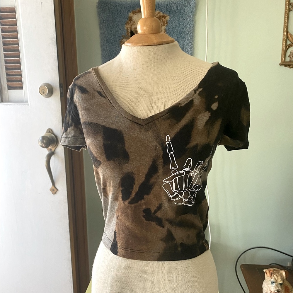 NWOT Cute Tie-dye Crop Top